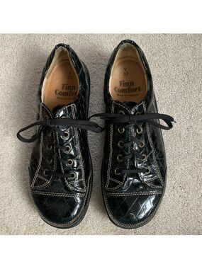 Finn Comfort Soho Sneakers Black Patent Leather Print Lace Up